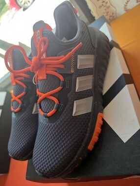 Brand New- Adidas Kaptir 4.0. Size 6 Big Kids